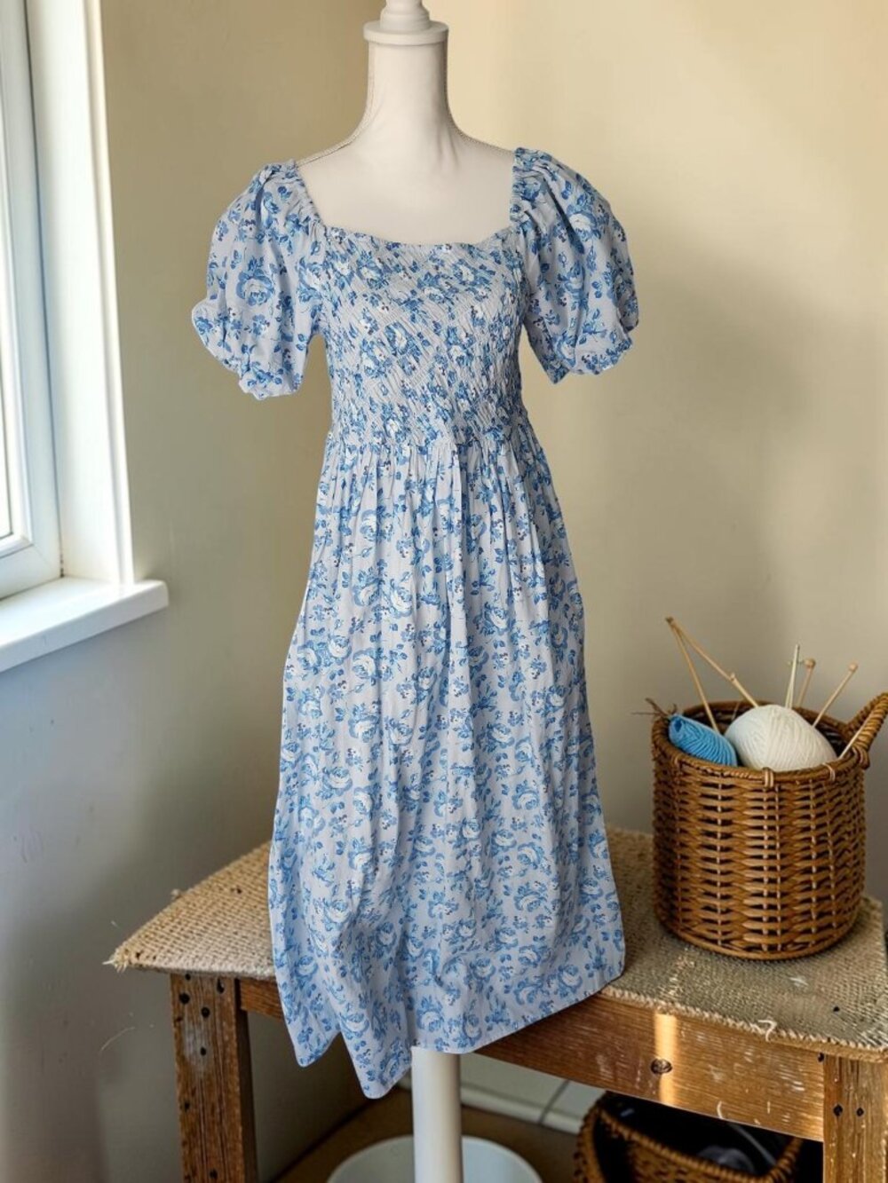 💙 Simply Southern Blue Floral Smocked Maxi Dress Large NWT 💙 - Picture 2 of 12